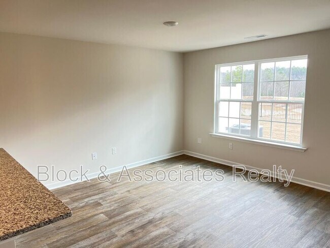 Foto del edificio - 58 March Crk Dr