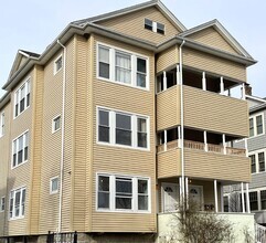 Building Photo - 32 Loxwood St