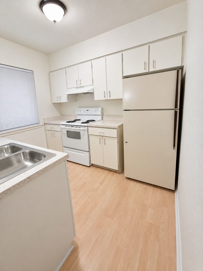 Building Photo - 10819 Baltic Dr