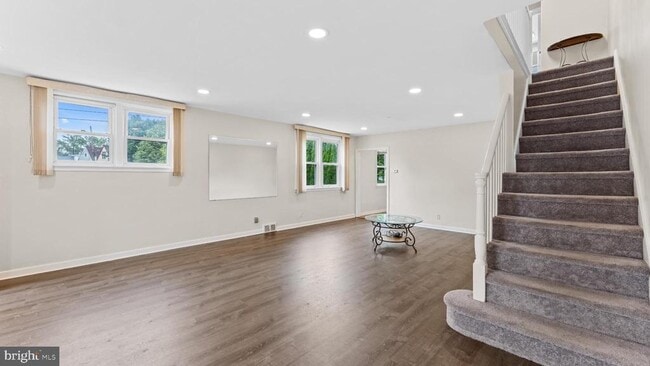 Building Photo - 221 Fitzwilliams Rd