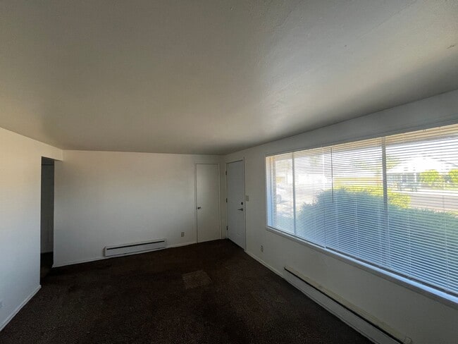 Building Photo - West Peninsula Duplex