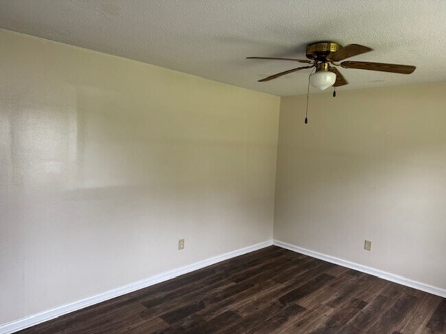 Foto del edificio - 307 Webb Blvd