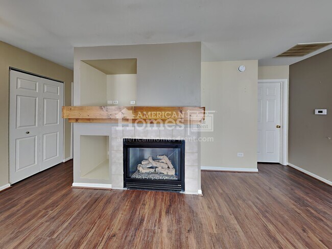 Building Photo - 2462 Mayfield Court