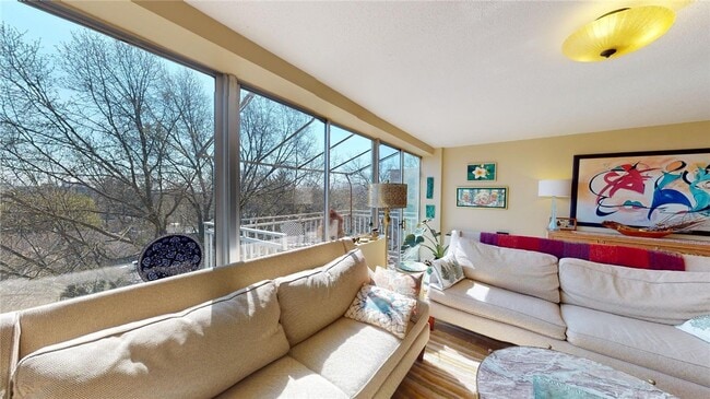 Building Photo - 1400 East Ave