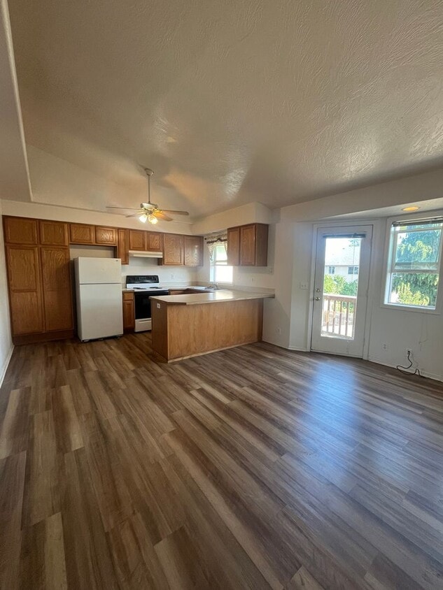 Primary Photo - 1-bedroom 1-Bathroom Duplex in Springfield