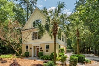 Building Photo - 1793 Highland Park Ave