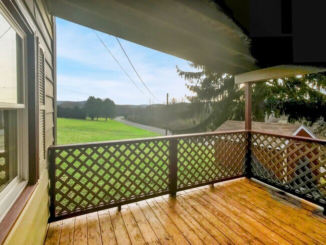 Building Photo - Lovely 3BR/1BA Single Family Home - Up to 2 dogs no weight limit welcome!