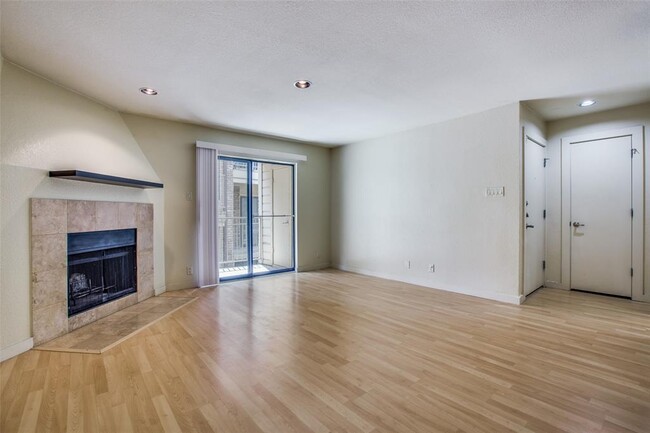 Foto del edificio - 4777 Cedar Springs Rd