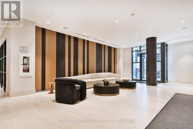 Photo du bâtiment - 2545 Simcoe St N