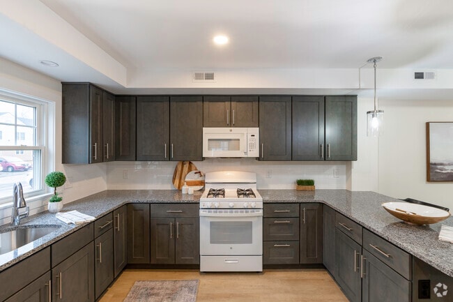 Large Modern Kitchen - Parkside at The Boulders