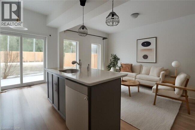 Building Photo - 324 Equestrian Way