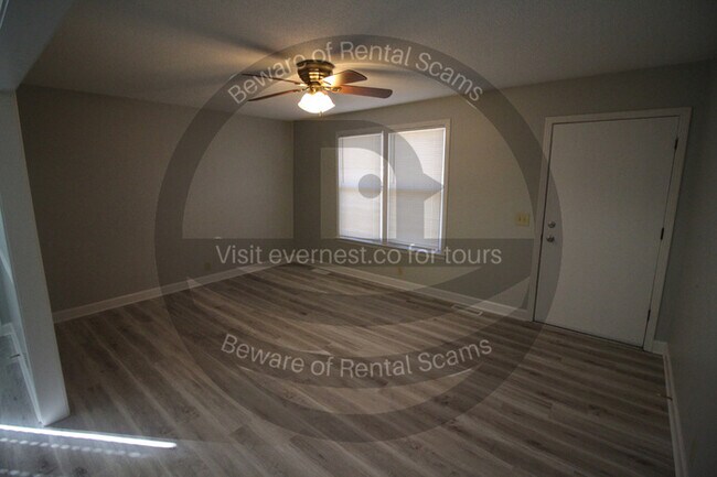 Building Photo - 212 New Shackle Island Rd