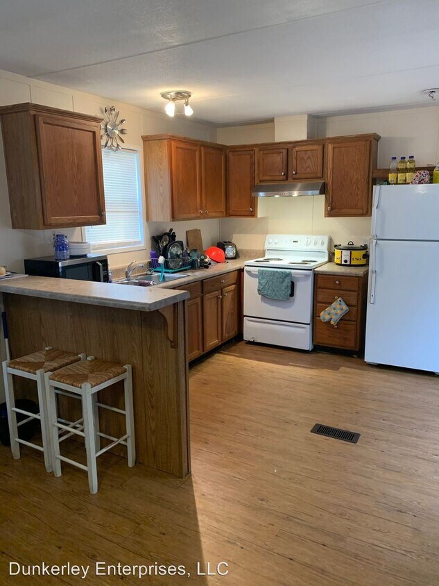 7318 Hayward Ave, Pensacola, FL 32526 Room for Rent in Pensacola, FL