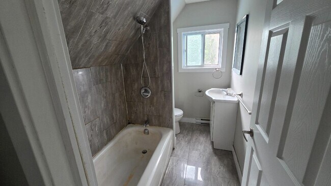 Photo du bâtiment - 11 Storey Rd W
