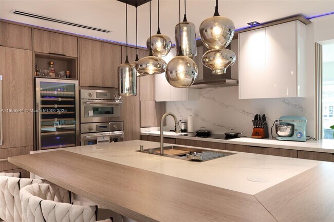 Foto del edificio - 2537 SE 10th Ct