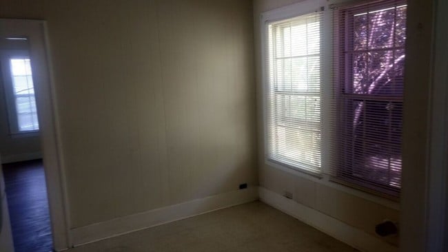 Building Photo - 408 Austin Oaks Cir