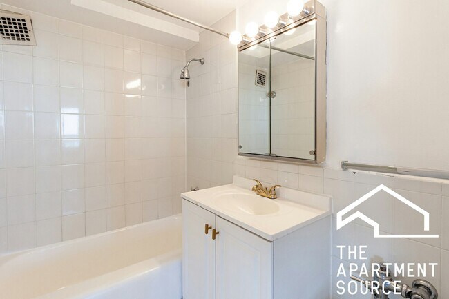 Foto del edificio - 4181 N Marine Dr