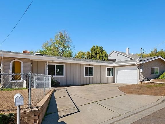 Foto del edificio - 8422 Wenatchee Ave