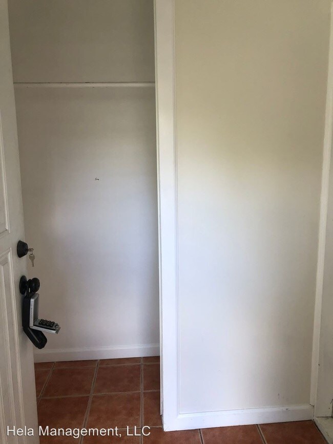 Building Photo - 3 br, 1 bath House - 7678 W. Parkway