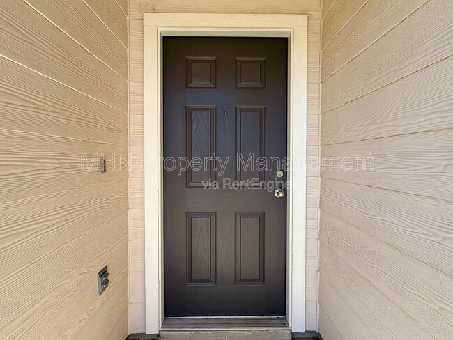 Building Photo - 9011 Timber Hunt