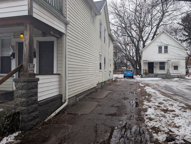 Building Photo - 1955 W 58th-Lower