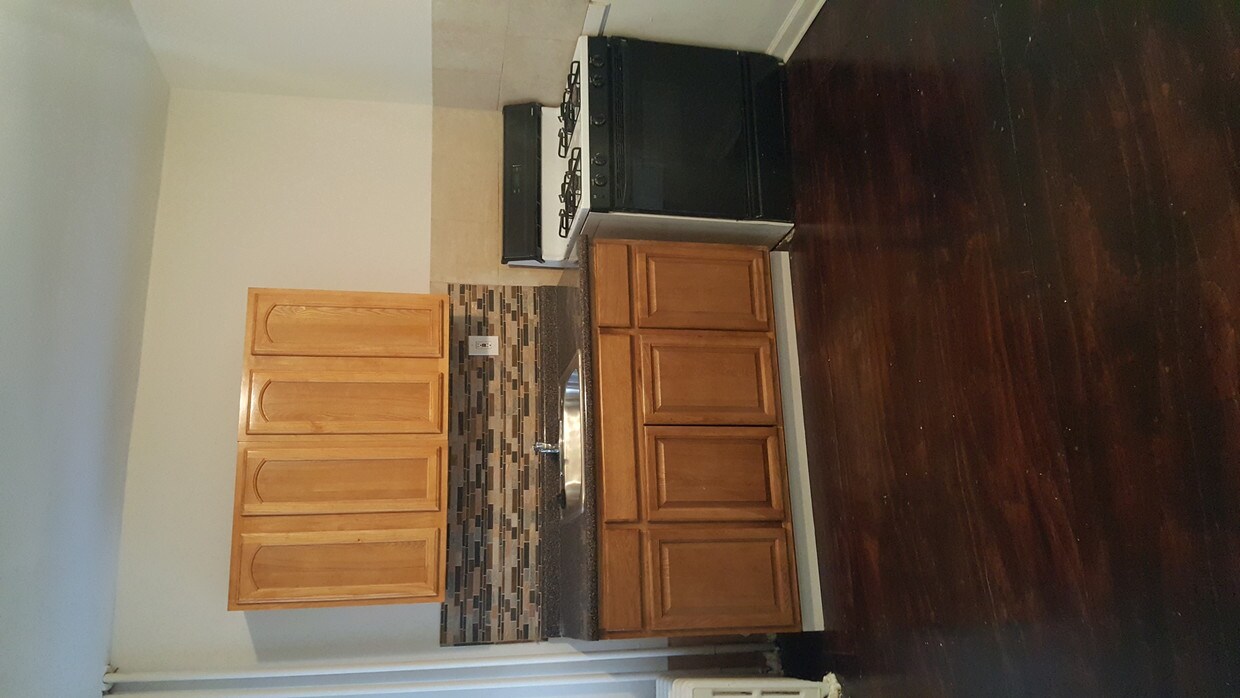 Foto del edificio - 6167 Elmwood Ave