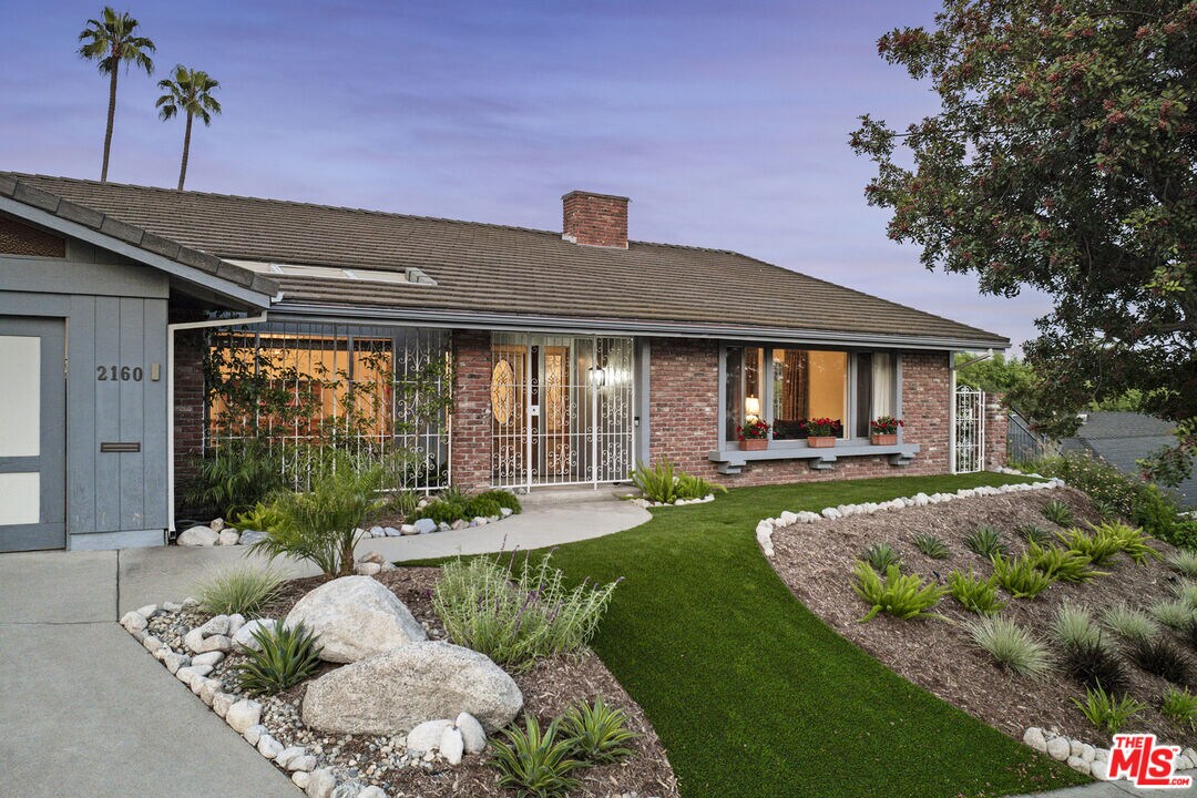 Foto principal - 2160 Winona Blvd