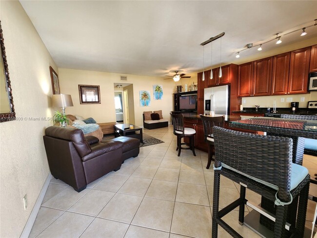 Foto del edificio - 2881 NE 32nd St
