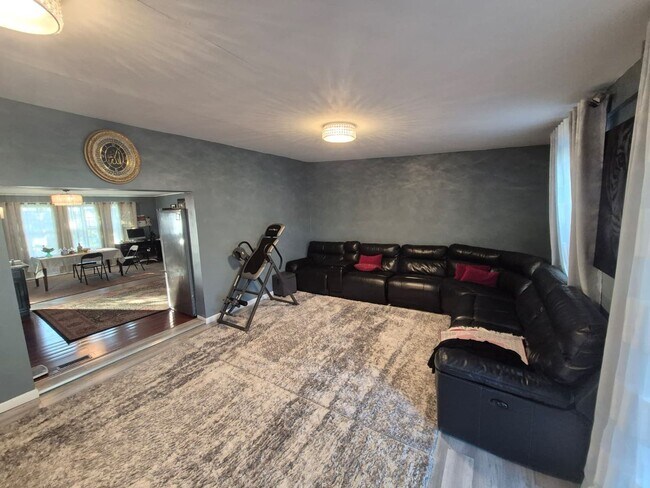 Foto del edificio - 65 Miriam Dr