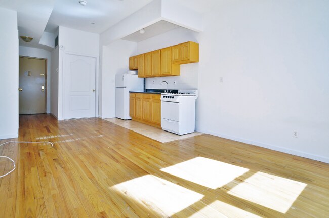 Foto del edificio - 52 W 14th St