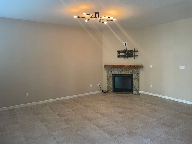 Foto del edificio - Beautiful Damonte Ranch Three Bedroom T...