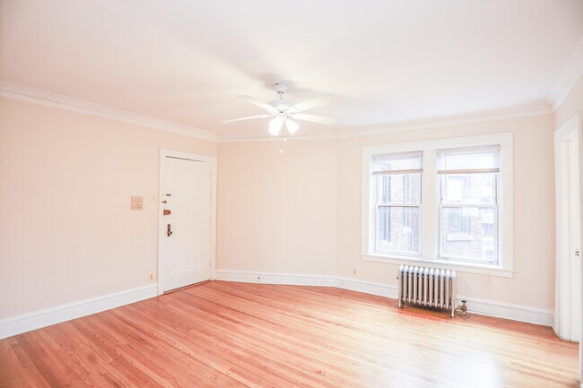 Building Photo - 4805 N Bell Ave