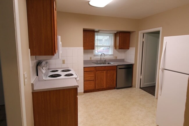 Building Photo - 34 E Courtland Ave