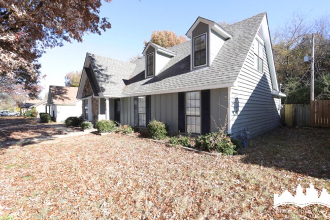 Building Photo - 4550 Sunnyslope Dr