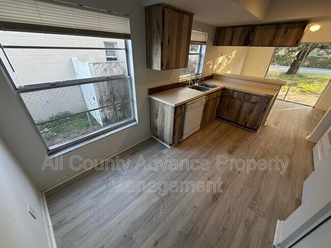 Foto del edificio - 10001 Turkey Trot Pl