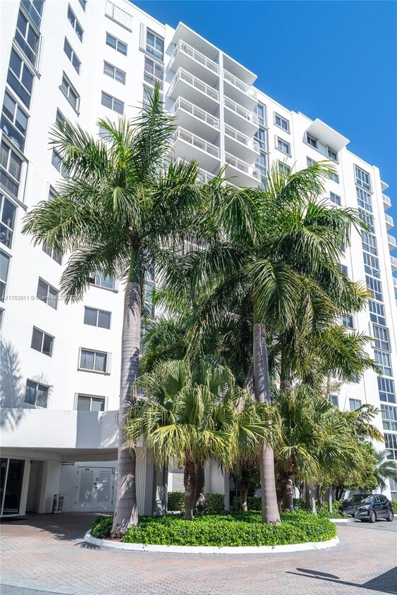 Foto principal - 1688 West Ave
