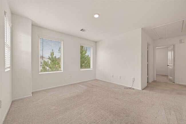 Building Photo - 1307 Vincente Ct