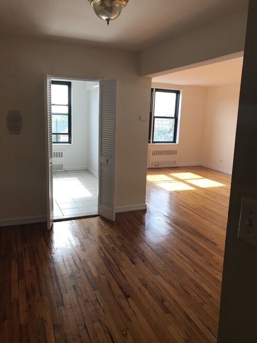 1040 Neilson St Unit 1, Far Rockaway, NY 11691 Room for Rent in Far Rockaway, NY