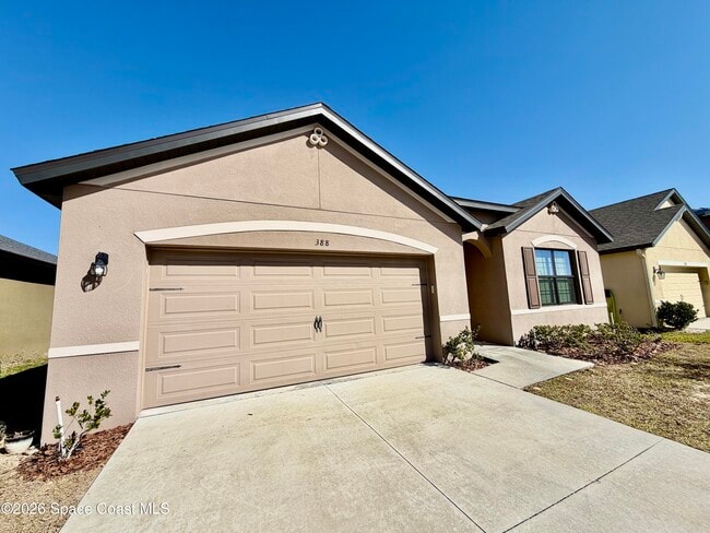 Building Photo - 388 Coyote Dr