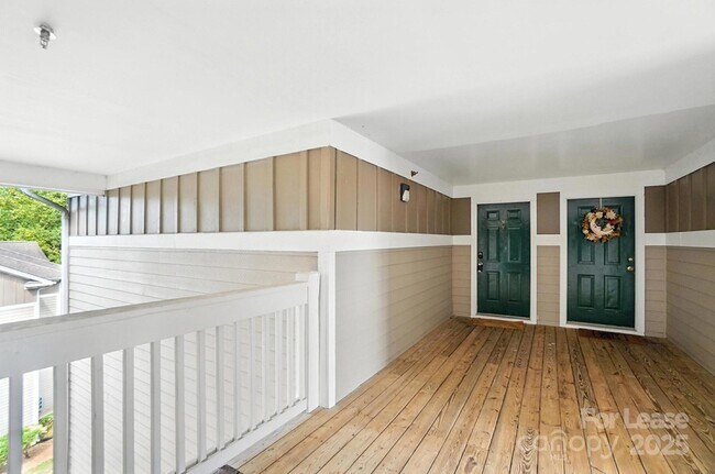 Foto del edificio - 9849 Campus Walk Ln