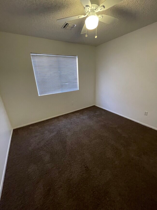 Foto del edificio - 3631 San Jacinto Ave