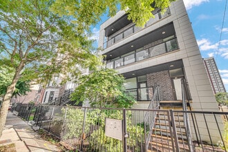 Building Photo - 1639 W Warren Blvd