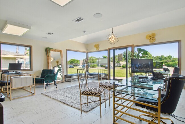 Oficina de arrendamiento - Emerald Pointe