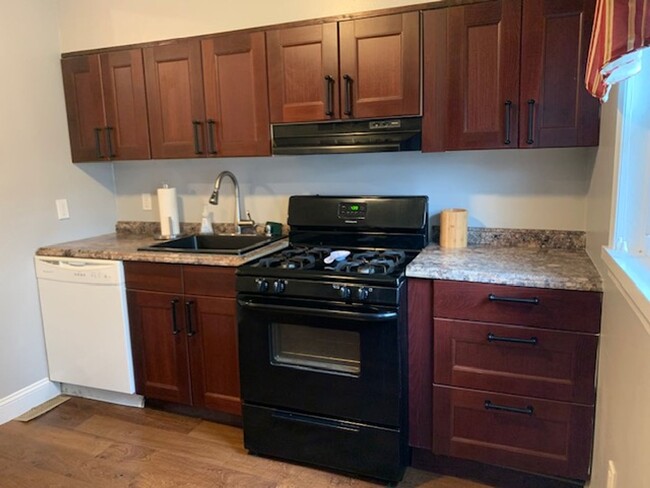 Foto del edificio - Spacious 4-Bedroom Townhouse in Conshohocken!