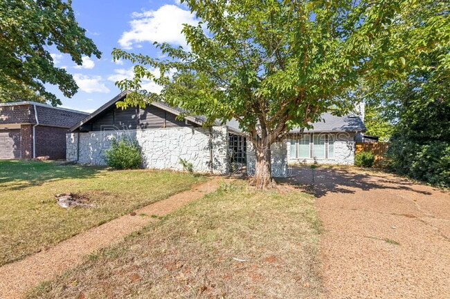 Photo - 2217 NW 114th St House