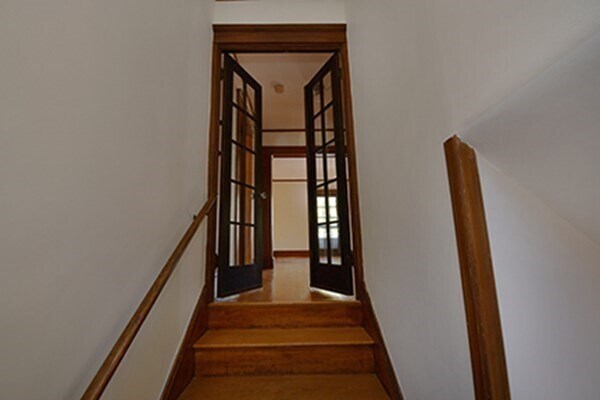 Building Photo - 18 Willow St