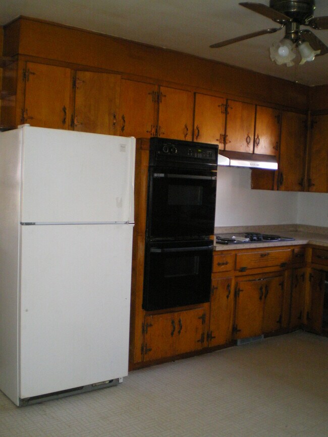 Building Photo - 173 Hazel St