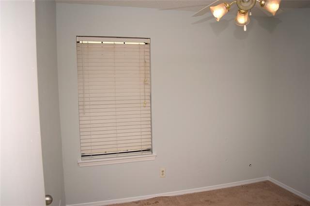 Building Photo - 8618 Holly St