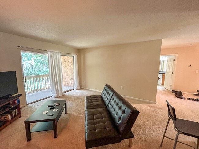 Building Photo - Creeks Edge #269