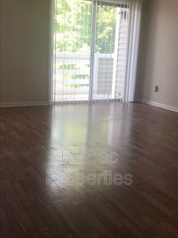Building Photo - 9617 Vinca Cir